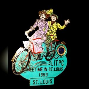 1990 St Louis Lions club pin brooch